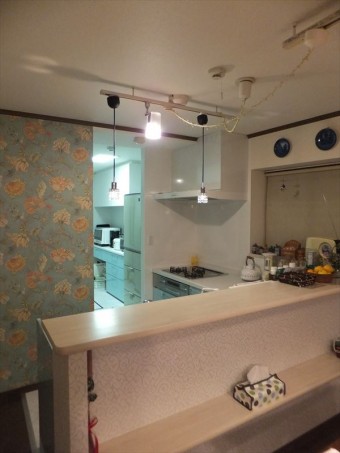 リビングと一体の対面キッチンにリフォーム リビングと一体の対面キッチンにリフォーム